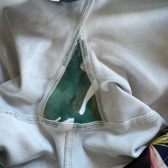 Tropical Cropped Leggings with Drawstring, Size M - Picture 8 of 9